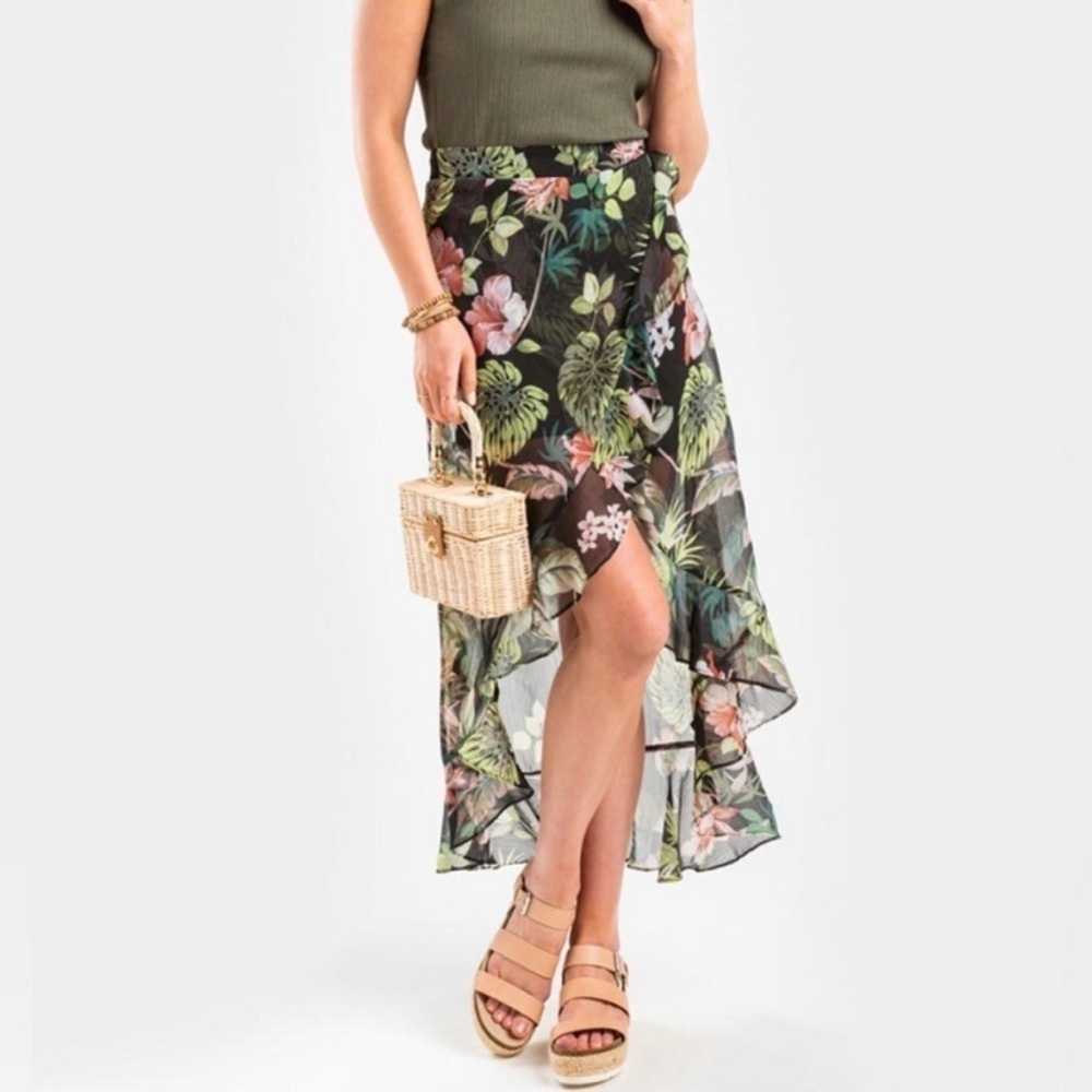 Francesca’s Anna Cai Hawaiian Floral High Low Faux Wrap Skirt Ruffle Black XS